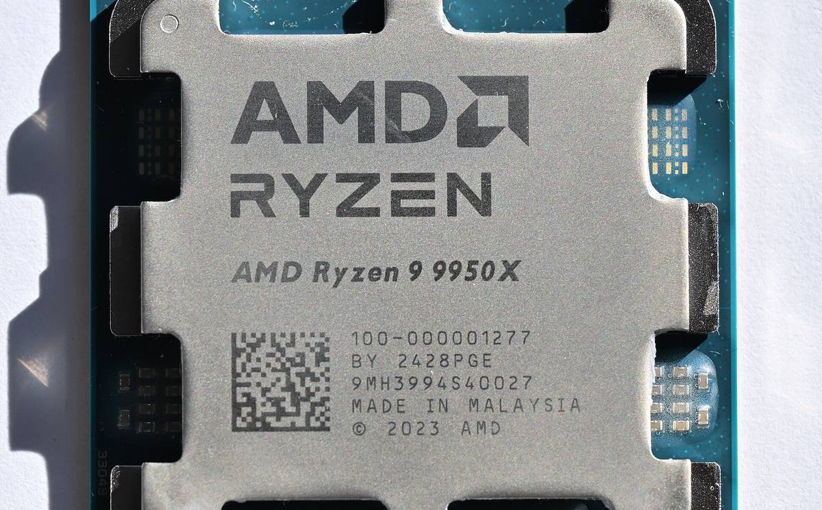 Rozptylovač tepla procesoru AMD Ryzen 9 9950X s popisem typu